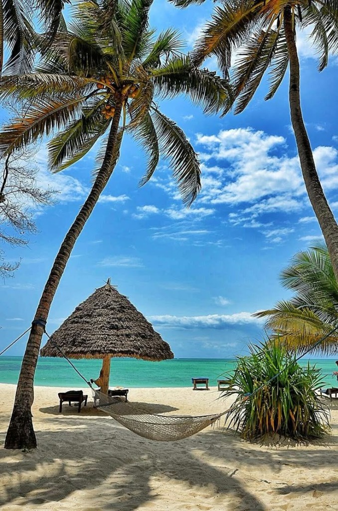 15 Days Wild Escape East Africa & Zanzibar Beach Holiday
